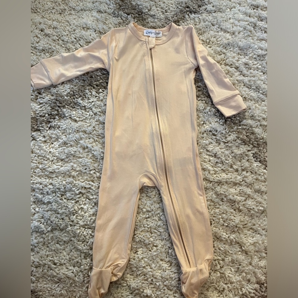 Emily & Oliver bamboo sleeper NWOT